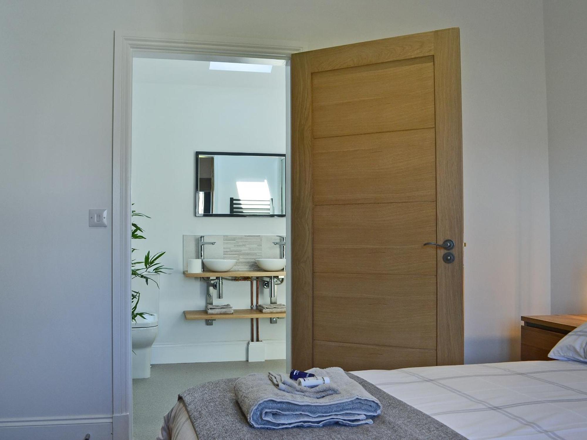 Harrys Den Villa แชเปิลเซนต์เลนเนิร์ดส์ ภายนอก รูปภาพ